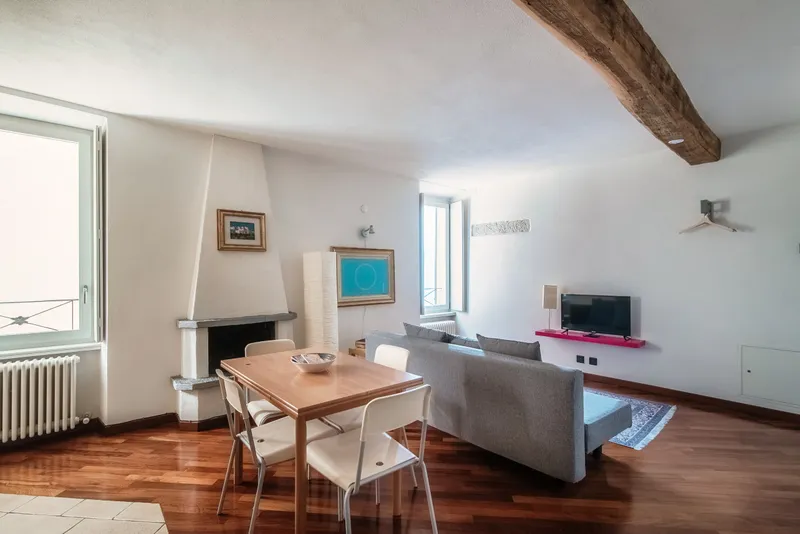AFFITTASI GRAZIOSI MONOLOCALI IN PALAZZO STORICO A MORCOTE, foto 2
