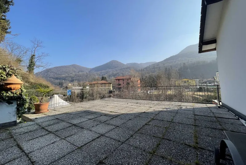 A REDDITO - CASA BIFAMILIARE CON TERRENO A PONTE CREMENAGA, foto 4
