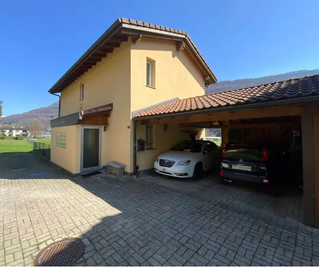 OCCASIONE - VILLA 5.5 LOCALI CON GIARDINO PRIVATO A BARBENGO, Foto 3