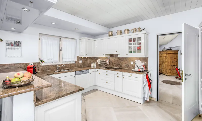 SPLENDIDA VILLA CON PISCINA E AMPI SPAZI ESTERNI A CURIO, foto 5