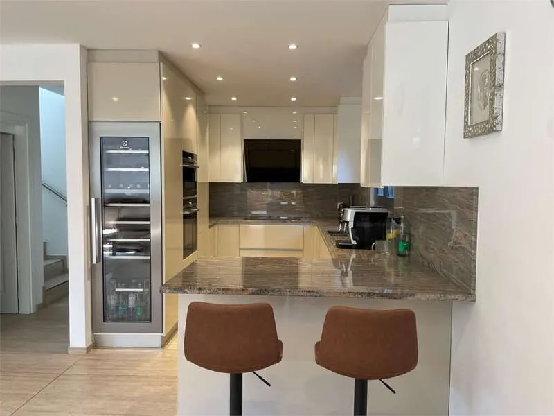 MAGNIFICA VILLA DI 9 LOCALI CON GIARDINO A CADEMPINO, foto 4