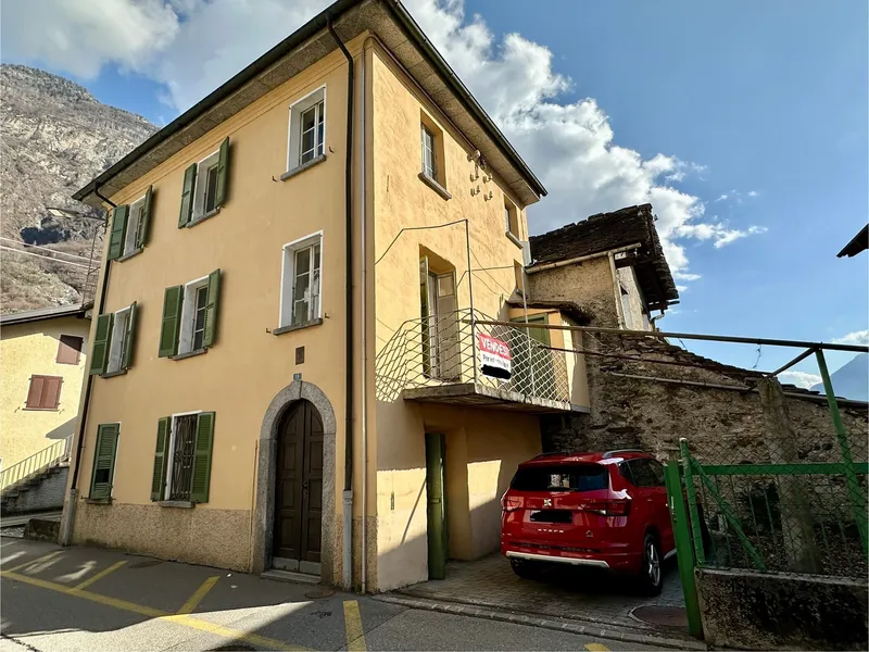 CARATTERISTICA CASA DI NUCLEO DA RINNOVARE A BIASCA CENTRO, foto 1