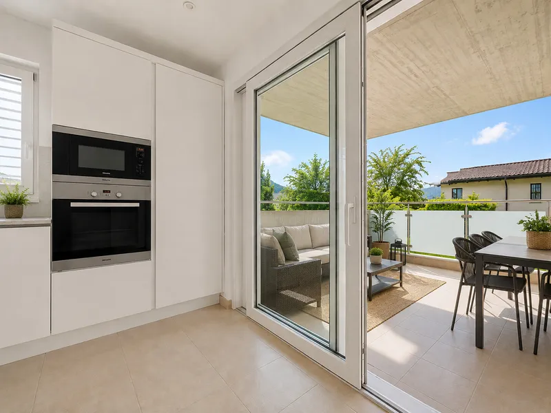 MODERNO E ACCOGLIENTE 3.5 LOCALI CON AMPIA TERRAZZA A CURIO, foto 4