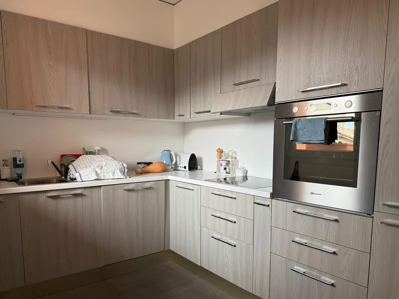 AMPIO E CONFORTEVOLE 3.5 LOCALI CON DUE BALCONI A CHIASSO, foto 5