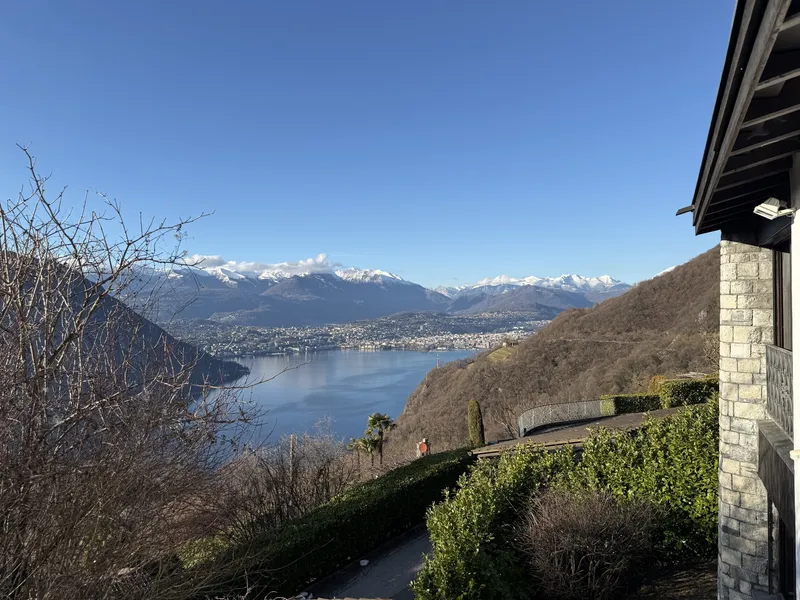 AMPIA CASA 4.5 LOCALI CON SPETTACOLARE VISTA LAGO AD AROGNO, photo 4