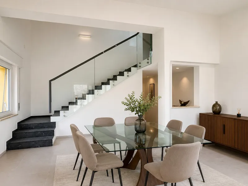 CASA 5.5 LOCALI RINNOVATA CON STUPENDA VISTA LAGO A ROVIO, foto 4