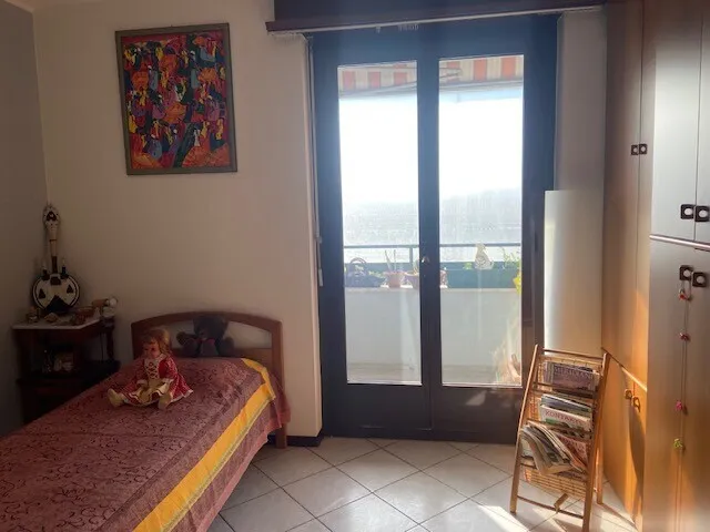 4.5 LOCALI ULTIMO PIANO CON POSTI AUTO A MORBIO INFERIORE, Foto 8