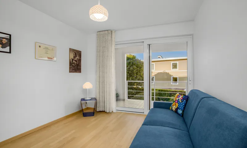 SPAZIOSA CASA 5.5 LOCALI CON GIARDINO E PISCINA A MONTAGNOLA, Foto 7