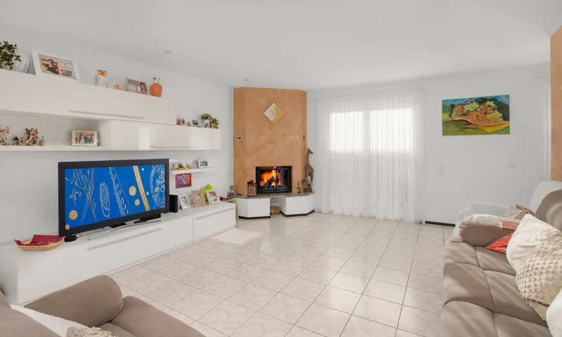 AMPIA VILLA UNIFAMILIARE 5.5 LOCALI CON PISCINA A MEZZOVICO, foto 4