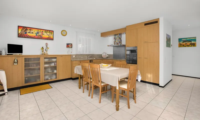 AMPIA VILLA UNIFAMILIARE 5.5 LOCALI CON PISCINA A MEZZOVICO, foto 5