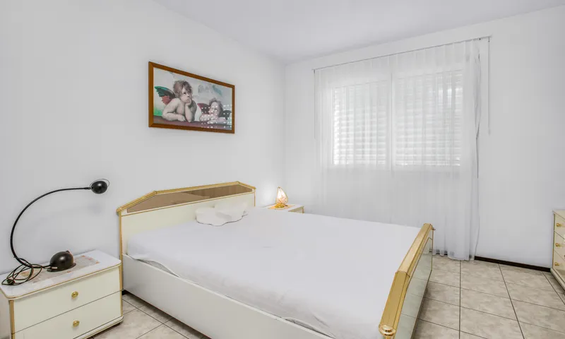 AMPIA VILLA UNIFAMILIARE 5.5 LOCALI CON PISCINA A MEZZOVICO, foto 9