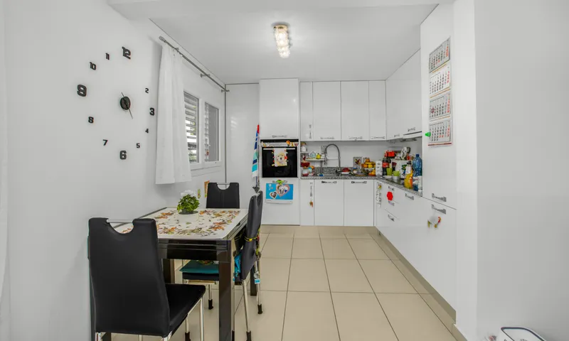 MODERNA E AMPIA VILLA BIFAMILIARE 6.5 CON PISCINA A BEDANO, photo 6