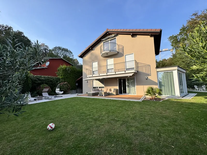 STUPENDA VILLA 5.5 VISTA LAGO CON AMPIO GIARDINO A LUGAGGIA, Foto 3