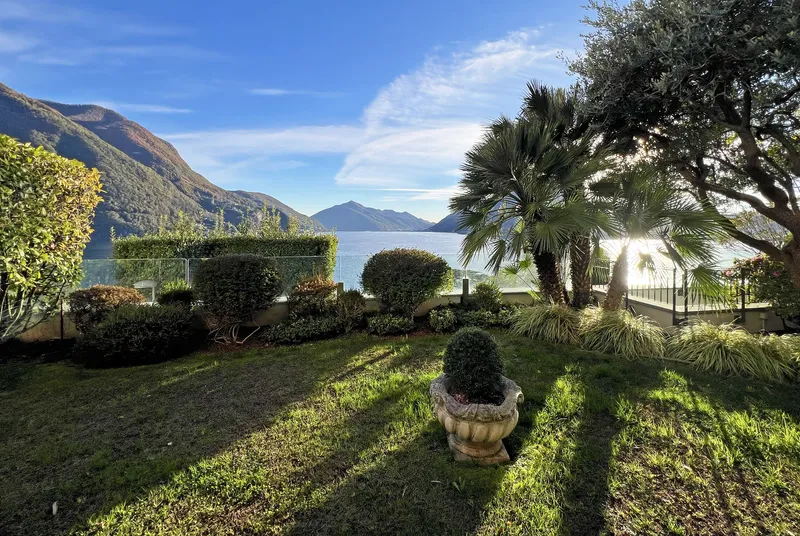 ESCLUSIVA PROPRIETA' DI 340 MQ VISTA MOZZAFIATO A CASTAGNOLA, foto 9