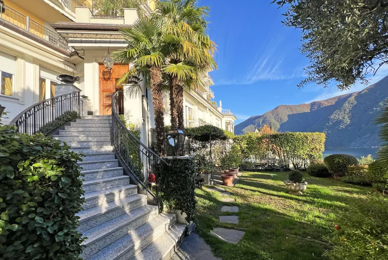 ESCLUSIVA PROPRIETA' DI 340 MQ VISTA MOZZAFIATO A CASTAGNOLA, foto 2