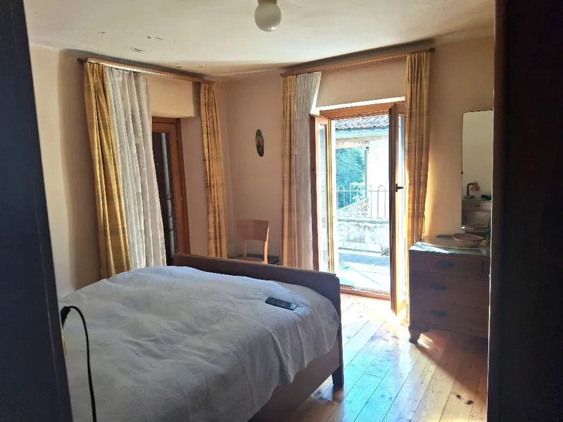 GRAZIOSA CASA TICINESE 4 LOCALI CON GIARDINETTO A TESSERETE, foto 4