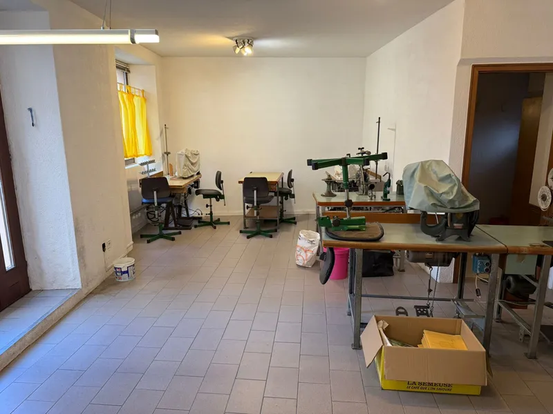AMPIO E COMODO BILOCALE DA RISTRUTTURARE A CASLANO, foto 3