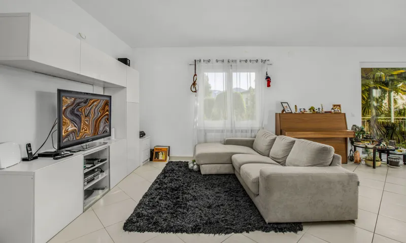 BELLISSIMA VILLA 6.5 LOCALI A POCHI PASSI DAL LAGO A CASLANO, photo 3