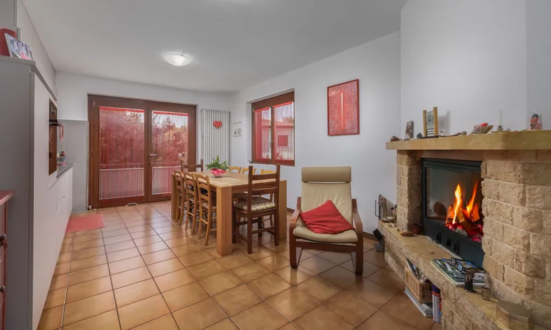LUMINOSA E CARATTERISTICA CASA 4.5 LOCALI NEL VERDE AD ARZO, Foto 2