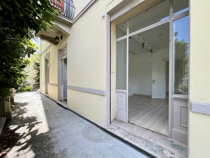 AFFITTASI NEGOZIO / SPAZIO COMMERCIALE A TAVERNE, foto 4