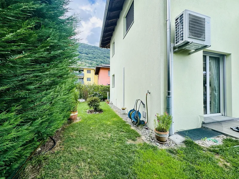 LUMINOSA CASA 5.5 LOCALI CON BOX E GIARDINO A CUGNASCO, photo 8