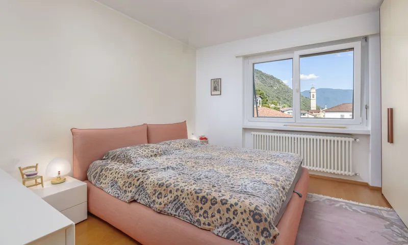BELLISSIMO E AMPIO 4.5 CON VISTA APERTA A MORBIO INFERIORE, photo 4