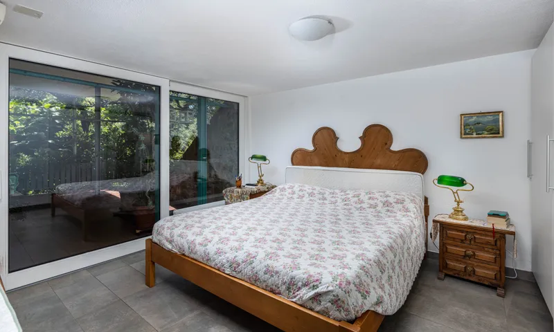 ESCLUSIVA E AMPIA VILLA DI 6.5 LOCALI CON GIARDINO A SORENGO, Foto 7