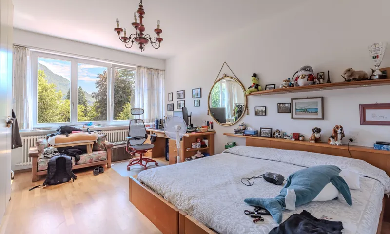 ESCLUSIVA E AMPIA VILLA DI 6.5 LOCALI CON GIARDINO A SORENGO, Foto 8