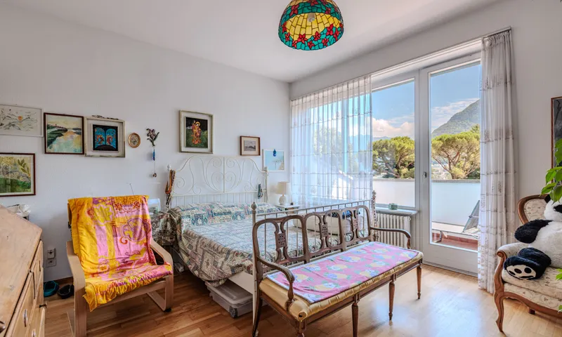 ESCLUSIVA E AMPIA VILLA DI 6.5 LOCALI CON GIARDINO A SORENGO, Foto 9