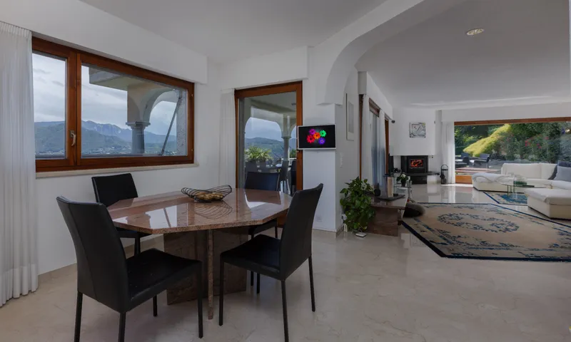 AFFASCINANTE VILLA 5.5 LOCALI VISTA LAGO CON GIARDINO A CIMO, foto 3