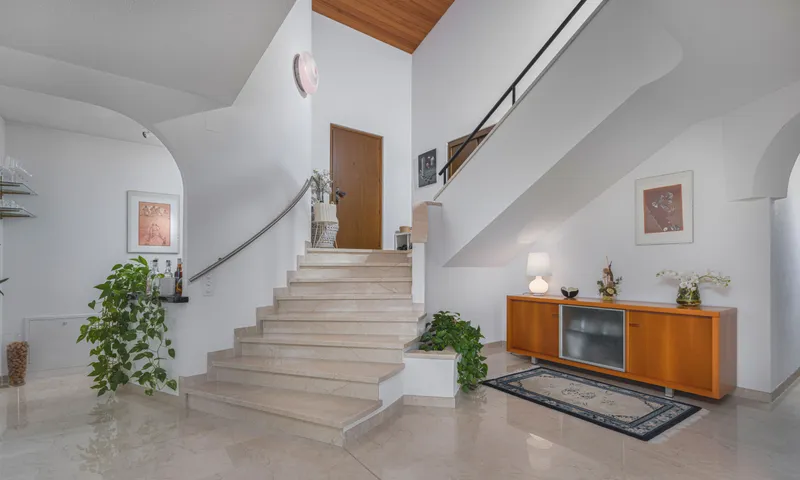 AFFASCINANTE VILLA 5.5 LOCALI VISTA LAGO CON GIARDINO A CIMO, foto 5