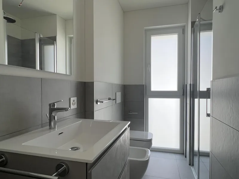 AFFITTASI 3.5 ULTIMO PIANO CON TERRAZZA A MORBIO INFERIORE, foto 4