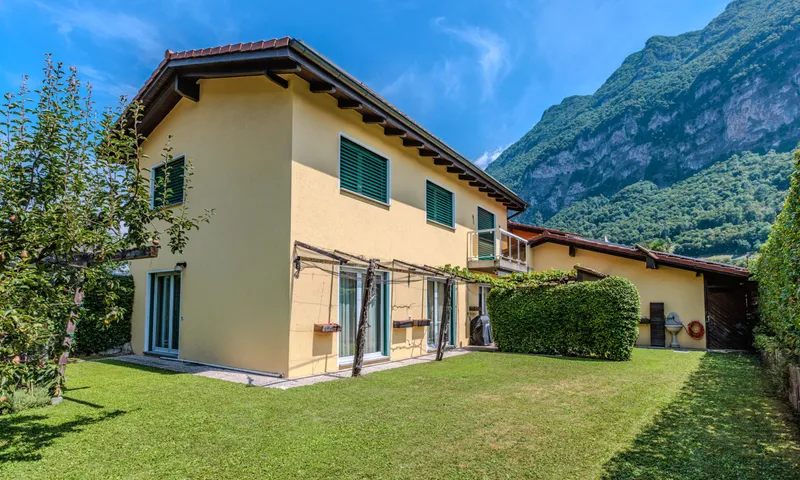 VILLA 4.5 LOC. IN BIOEDILIZA CON GIARDINO A RIVA SAN VITALE, foto 1