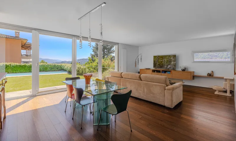 ESCLUSIVA VILLA 6.5 LOCALI CON PISCINA E GIARDINO A CADRO, foto 4