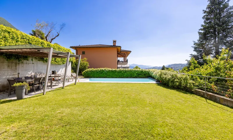 ESCLUSIVA VILLA 6.5 LOCALI CON PISCINA E GIARDINO A CADRO, foto 5