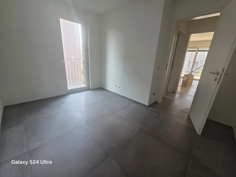 BELLISSIMO E NUOVO 3.5 LOCALI CON GRANDE TERRAZZA AD AGNO, foto 8