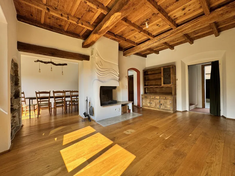 AFFASCINANTE CASA 3.5 CON SAUNA E LOCALI ACCESSORI A SESSA, foto 2