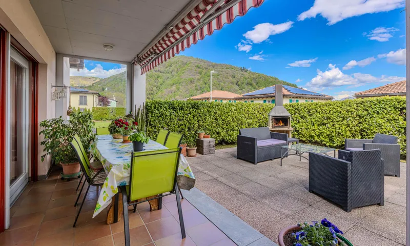 STUPENDA VILLA BIFAMILIARE 8.5 LOCALI CON GIARDINO A PURA, photo 1