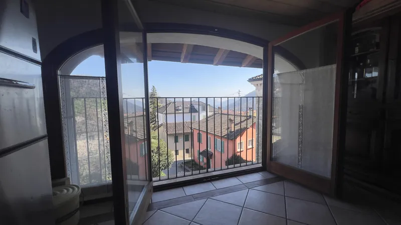 AFFARE - CASA CON 6 UNITÀ ABITATIVE NEL NUCLEO DI NOVAGGIO, photo 2