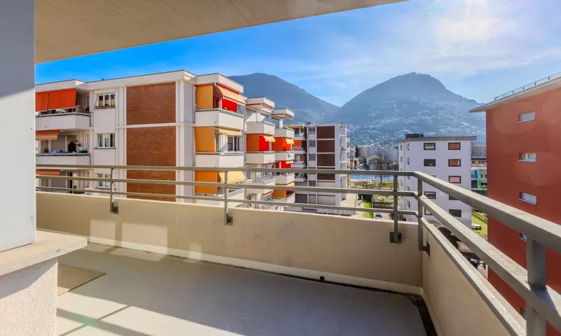 LUMINOSO 3.5 LOCALI CON TERRAZZA IN ZONA CENTRALE A LUGANO, foto 2