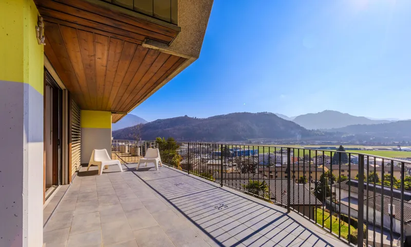 STUPENDA VILLA GEMELLA 5.5 CON VISTA LAGO PARZIALE AD AGNO, Foto 2