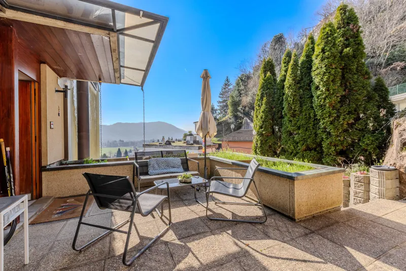 STUPENDA VILLA GEMELLA 5.5 CON VISTA LAGO PARZIALE AD AGNO, Foto 3