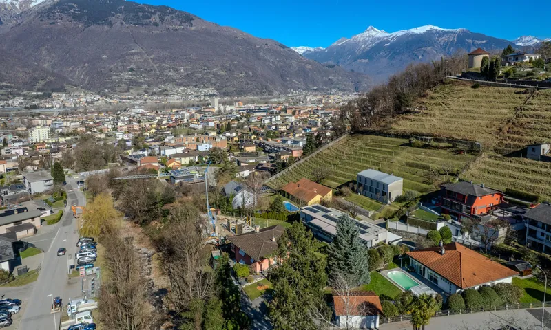 STUPENDA E AMPIA VILLA 5.5 CON PISCINA E GIARDINO A CAMORINO, photo 9