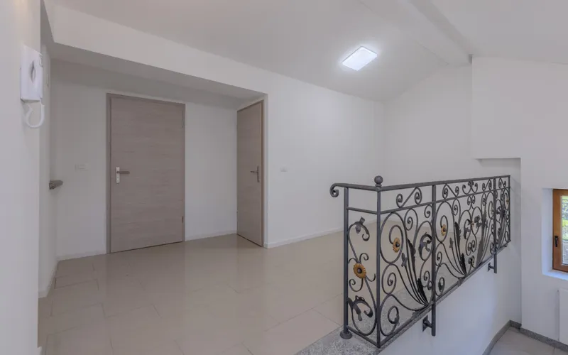 AFFITTASI NUOVO 4 LOCALI ULTIMO PIANO A SIGIRINO, foto 7