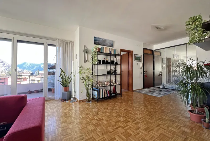 ELEGANTE 4.5 ULTIMO PIANO IN RESIDENZA CON PISCINA A LUGANO, foto 4