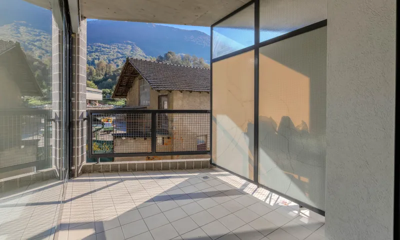 AFFITTASI 2.5 LOCALI ARREDATO COME NUOVO A LUGANO CORNAREDO, photo 2