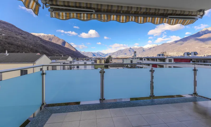 SPAZIOSO ATTICO 5.5 LOCALI CON AMPIA TERRAZZA A CADENAZZO, foto 4