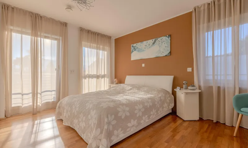 BELLISSIMA CASA 5.5 LOCALI CON GIARDINO A MAGLIASO, foto 5