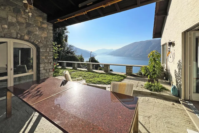 VILLA 6.5 LOCALI CON STUPENDA VISTA LAGO E PISCINA A BISSONE, photo 3