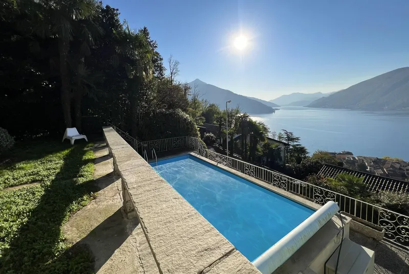 VILLA 6.5 LOCALI CON STUPENDA VISTA LAGO E PISCINA A BISSONE, photo 2